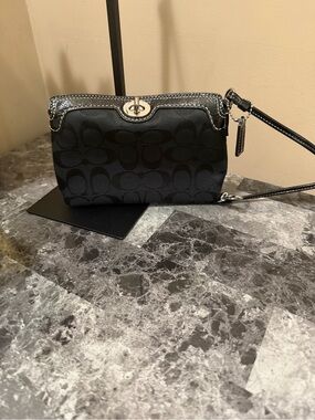 Vintage Coach Legacy Signature Turn-lock Small Hand Bag Wristlet Purse Clutch